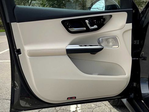 Certified 2025 Mercedes-Benz GLC 300 4MATIC image 14