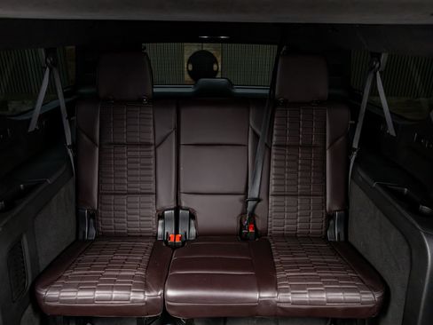 Used 2023 Cadillac Escalade ESV V AWD/4WD image 35