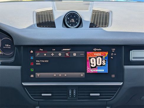 Used 2023 Porsche Cayenne Platinum Edition image 13