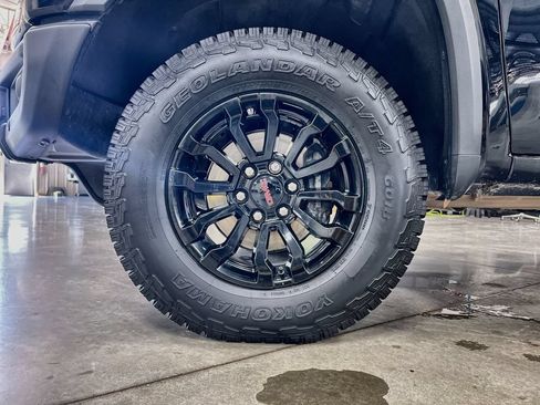 Used 2023 GMC Sierra 1500 AT4X AWD/4WD image 11