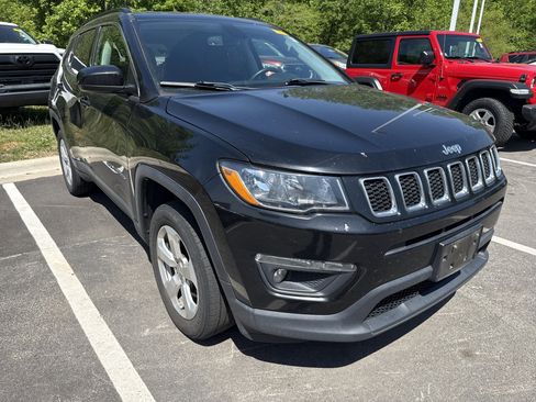 Used 2019 Jeep Compass Latitude w/ Popular Equipment Group image 37