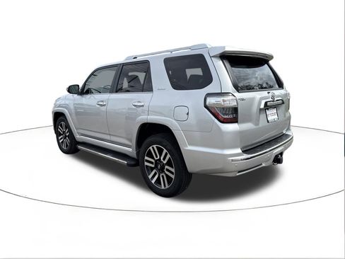 Used 2022 Toyota 4Runner Limited AWD/4WD image 5