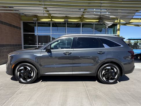 Used 2025 Kia Sorento EX FWD image 7