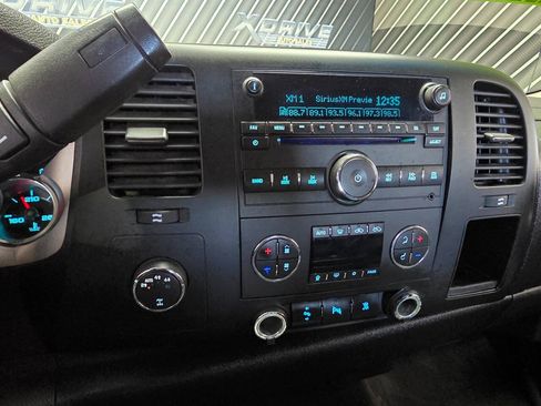 Used 2009 GMC Sierra 1500 SLE w/ Power Pack Plus AWD/4WD image 24