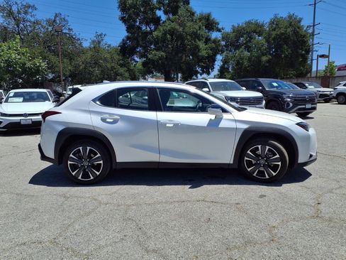 Used 2024 Lexus UX 250h FWD image 3