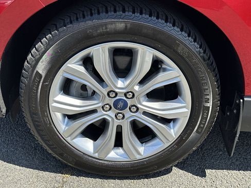 Used 2020 Ford Edge Titanium w/ Equipment Group 301A AWD/4WD image 13