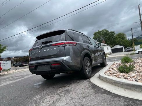 Certified 2024 Nissan Pathfinder SV AWD/4WD image 4