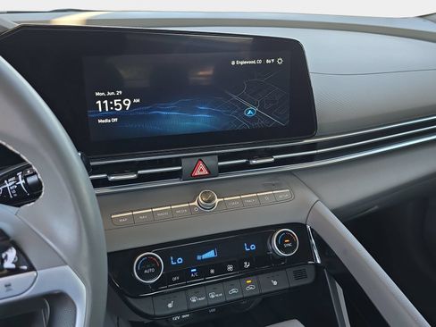 Used 2025 Hyundai Elantra SEL FWD image 22