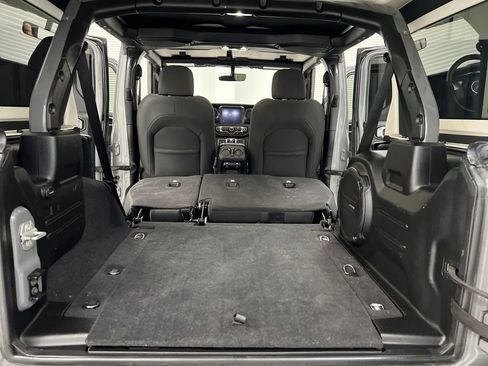 Used 2023 Jeep Wrangler Altitude image 30