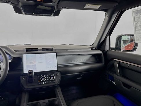 New 2026 Land Rover Defender 90 X-Dynamic SE AWD/4WD image 31