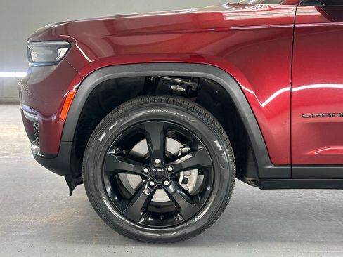 Used 2023 Jeep Grand Cherokee L Limited w/ Black Appearance Package RWD image 5