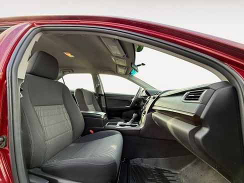 Used 2016 Toyota Camry LE image 18