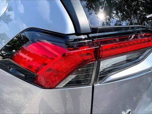 Used 2021 Toyota RAV4 XLE Premium AWD/4WD image 29