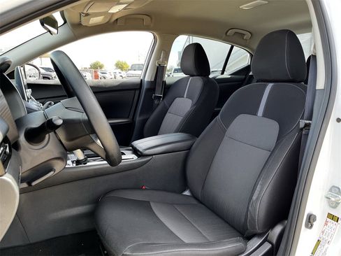 Used 2024 Nissan Sentra SV image 22