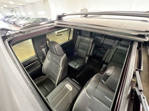 Used 2022 Cadillac Escalade ESV Sport AWD/4WD image 35