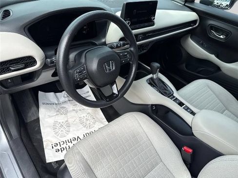Used 2023 Honda HR-V LX image 9