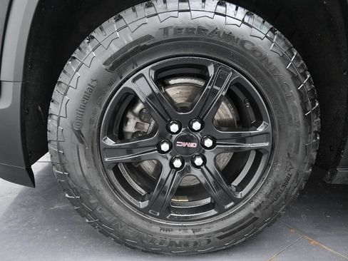 Used 2021 GMC Acadia AT4 w/ LPO, 'HIT The Road' Package AWD/4WD image 33