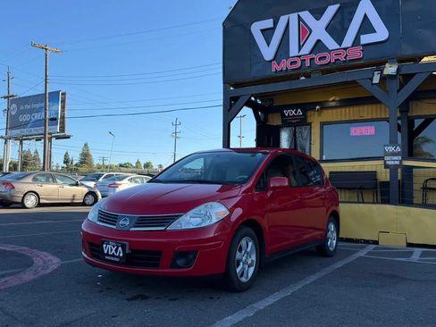 Used 2007 Nissan Versa Hatchback w/ Convenience Pkg FWD image 1
