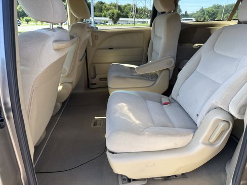Used 2010 Honda Odyssey LX image 29