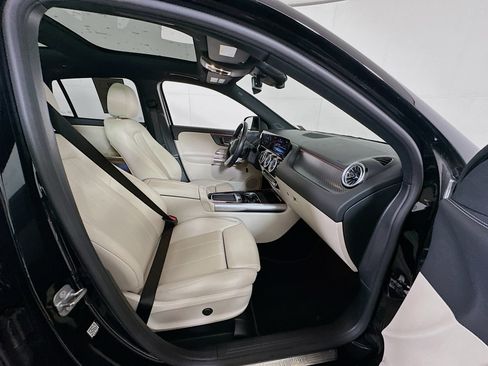 Used 2025 Mercedes-Benz GLA 250 image 33