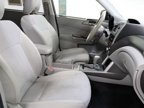 Used 2013 Subaru Forester 2.5X Premium w/ All-Weather Plus Pkg image 23