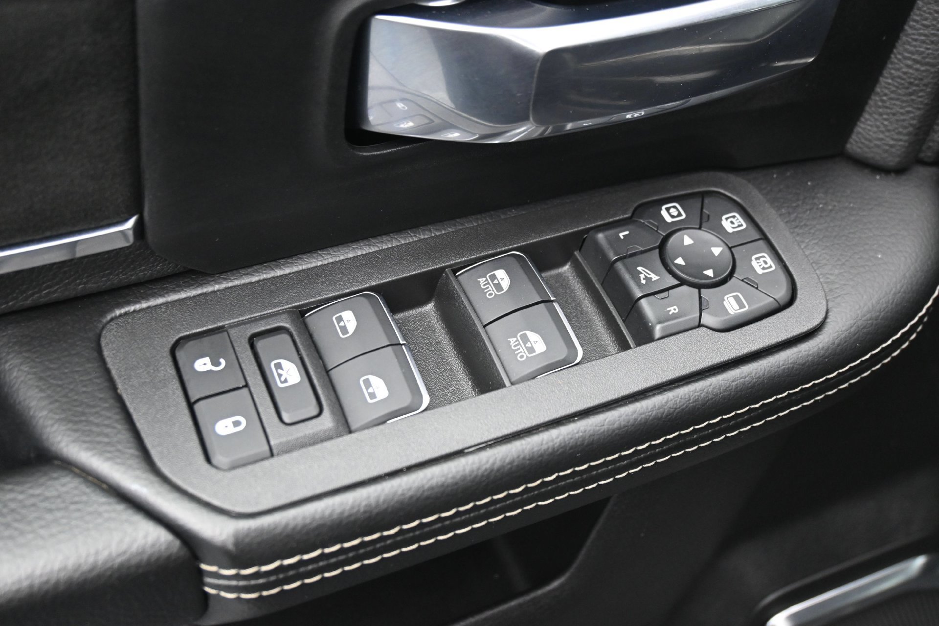 Used 2026 RAM 2500 Laramie w/ Night Edition AWD/4WD image 20