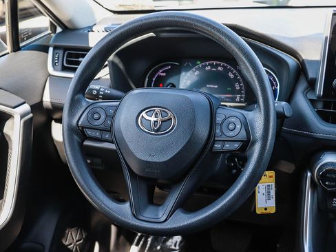 Certified 2023 Toyota RAV4 LE AWD/4WD image 15
