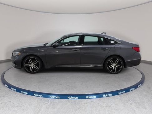Used 2022 Honda Accord Touring image 9