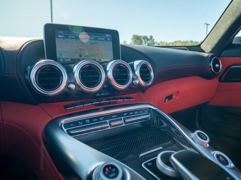 Used 2018 Mercedes-Benz AMG GT C image 22