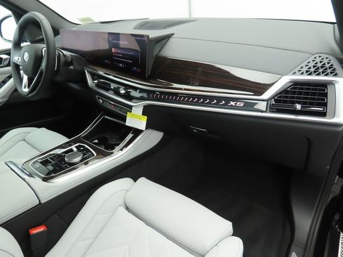 New 2026 BMW X5 xDrive40i w/ Premium Package AWD/4WD image 17