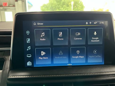 Used 2023 Chevrolet Suburban Premier image 16