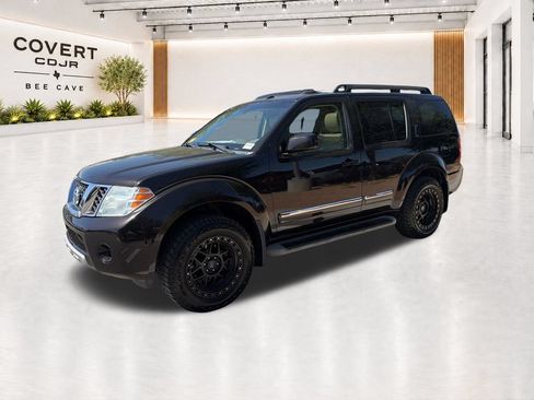 Used 2012 Nissan Pathfinder LE RWD image 4