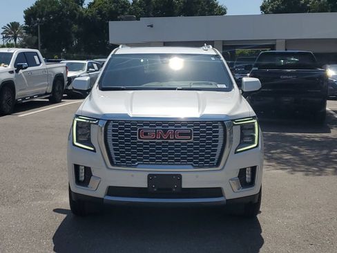 Used 2022 GMC Yukon XL Denali AWD/4WD image 2