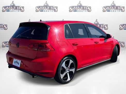 Used 2017 Volkswagen Golf 4-Door FWD image 3