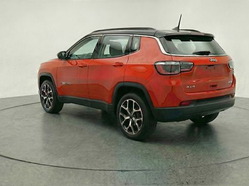 Used 2025 Jeep Compass Limited AWD/4WD image 5