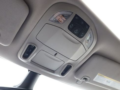 Used 2024 Chrysler Pacifica Touring-L image 20