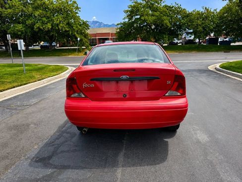 Used 2003 Ford Focus SE FWD image 3