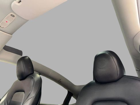 Used 2021 Tesla Model Y Performance image 37