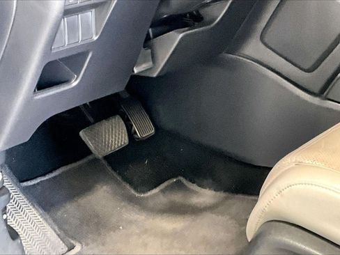 Used 2018 Honda CR-V Touring image 20