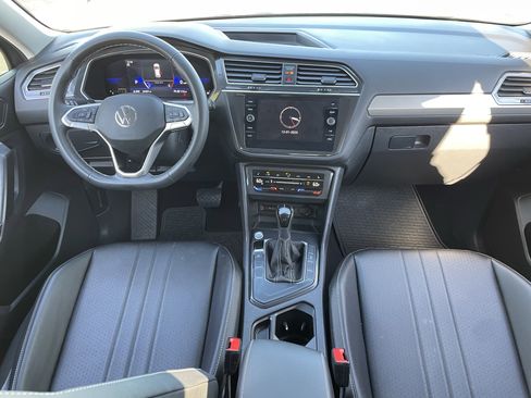 Certified 2023 Volkswagen Tiguan SE image 13