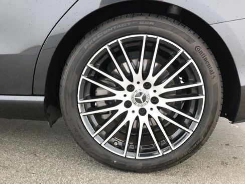 Used 2022 Mercedes-Benz C 300 Sedan image 7