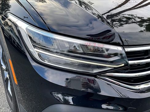 Used 2023 Volkswagen Tiguan SE image 27