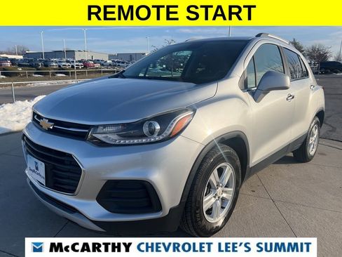Used 2018 Chevrolet Trax LT w/ LT Convenience Package image 4