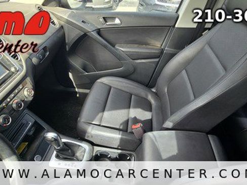 Used 2017 Volkswagen Tiguan S image 37
