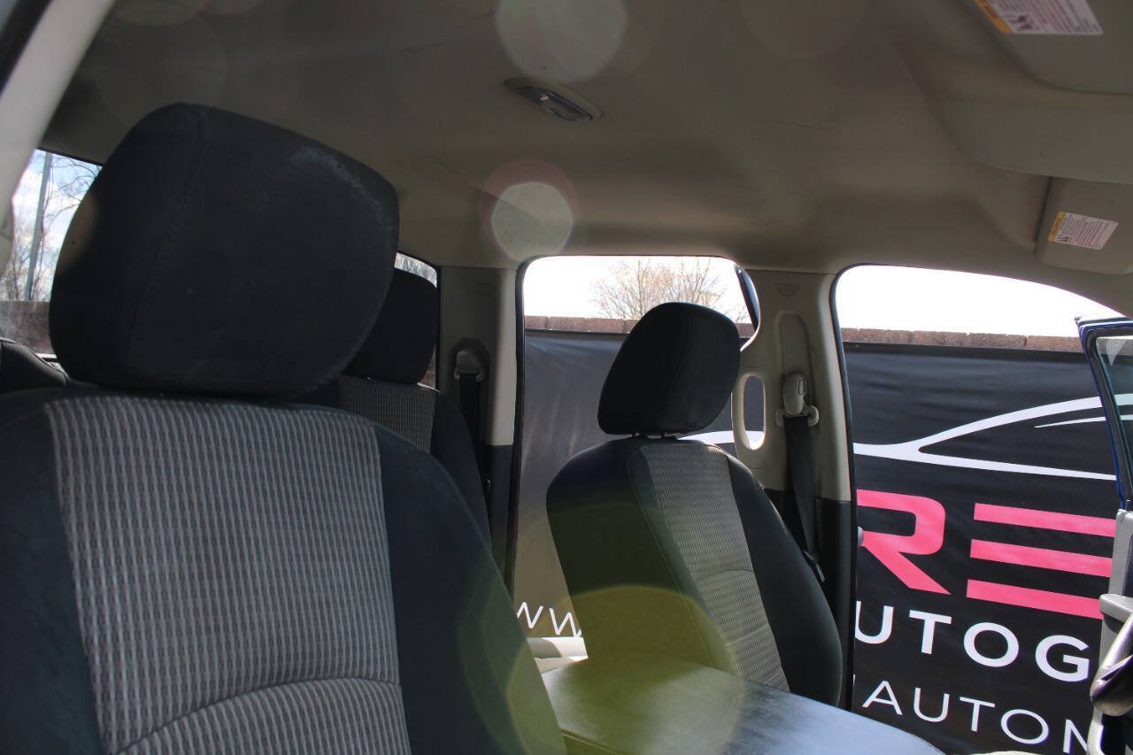 Used 2011 RAM 1500 ST w/ SXT Appearance Group AWD/4WD image 13
