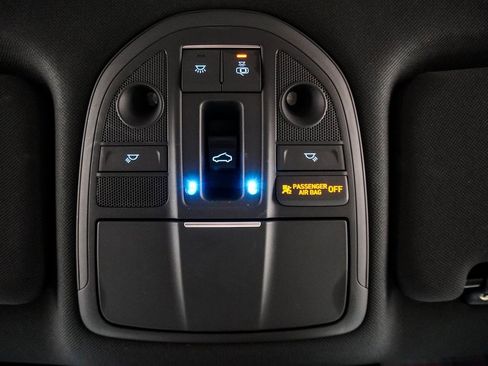 Used 2022 Genesis G70 3.3T w/ Sport Advanced Package image 34