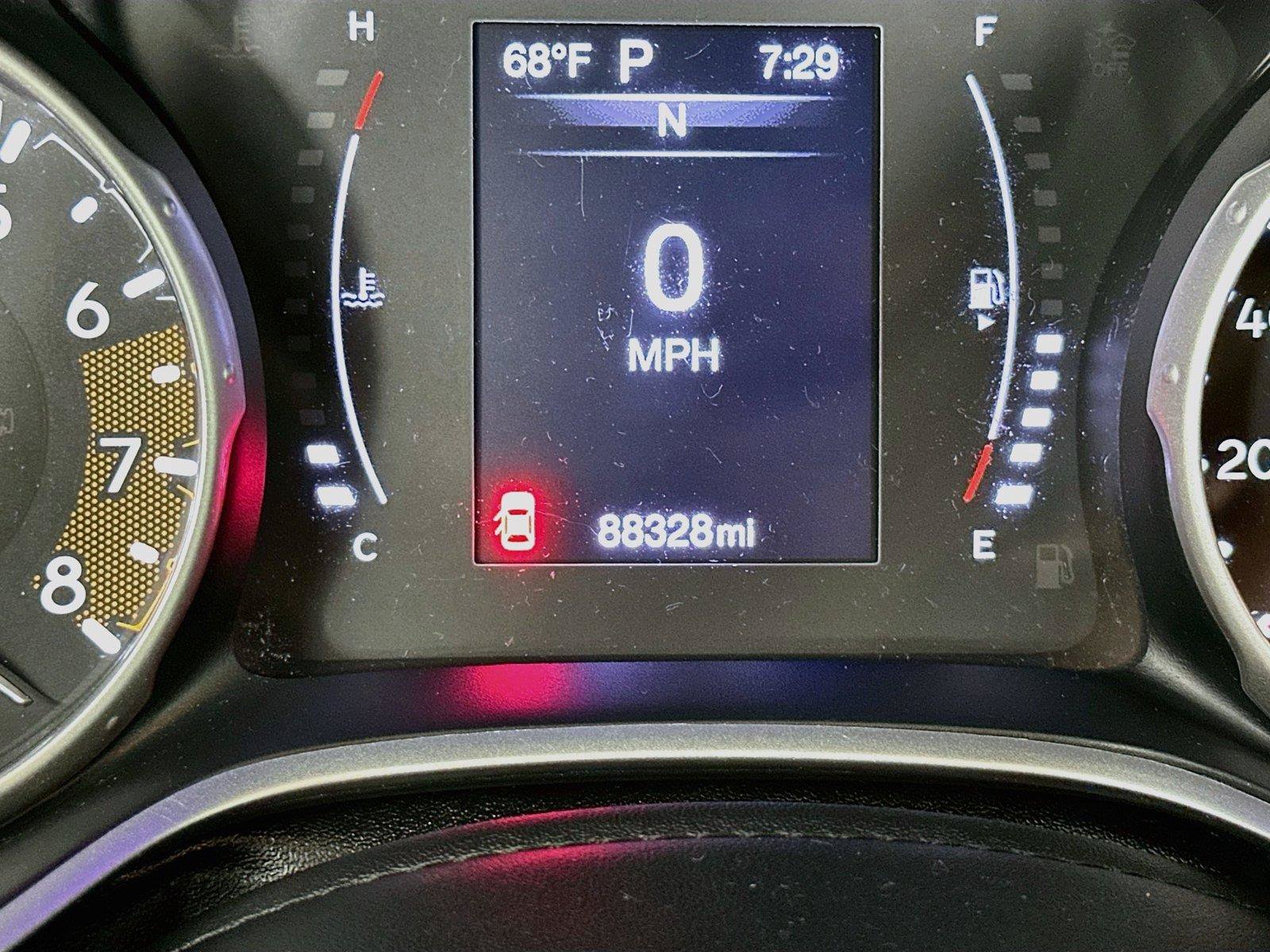 Used 2020 Jeep Compass Latitude w/ Cold Weather Group AWD/4WD image 18