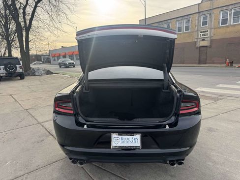 Used 2017 Dodge Charger SE image 19