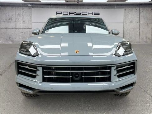 Certified 2024 Porsche Cayenne AWD/4WD image 6
