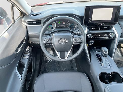 Used 2024 Toyota Venza LE image 20